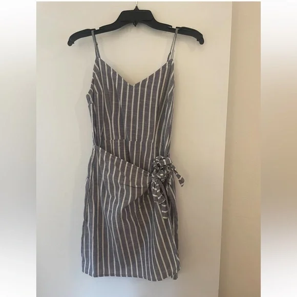 Abercrombie & Fitch blue/grey Mini Wrap Dress - Picture 1 of 4